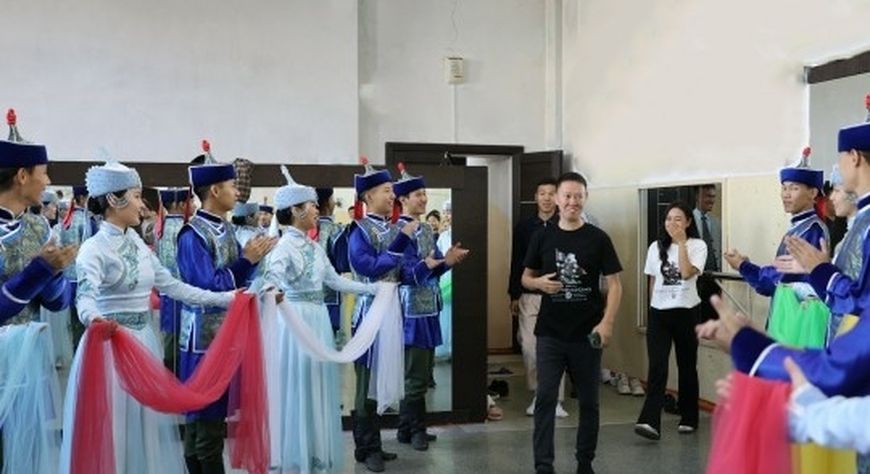 Солисты хореографического ансамбля «Азас» вернулись с международного конкурса