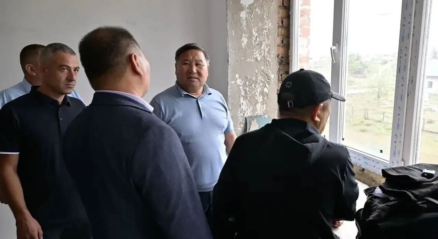 Владислав Ховалыг проинспектировал социальные объекты в Тандинском районе