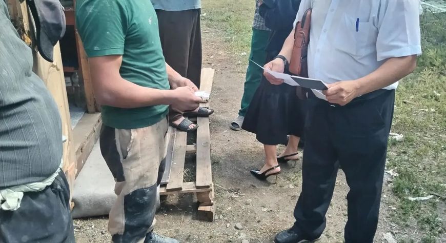 В Тандинском районе прошли рейды по легализации трудовых отношений