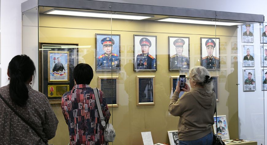 В Национальном музее Тувы открылась выставка «Тува в специальной военной операции»