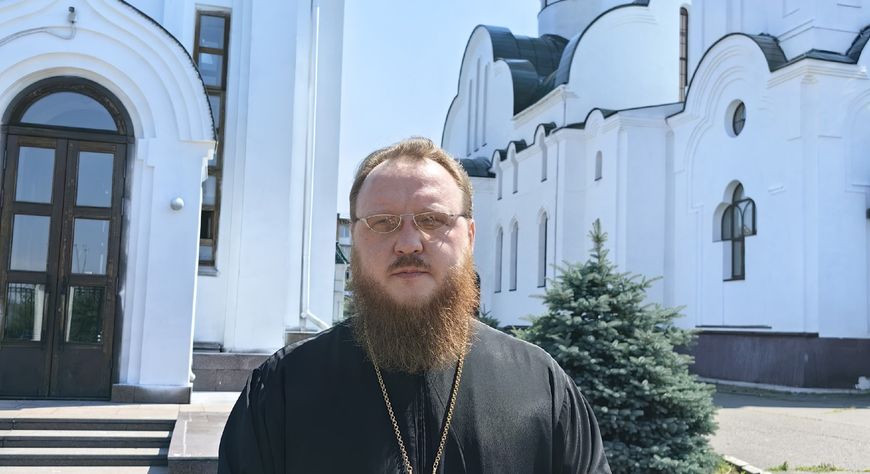 В Кызыле вокруг Воскресенского кафедрального собора идут работы по благоустройству