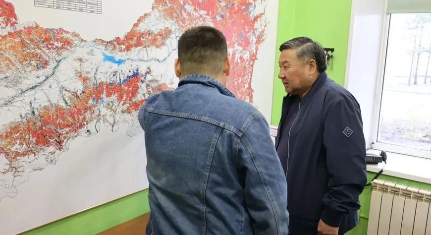 Глава Тувы ознакомился с лесопожарной обстановкой в республике