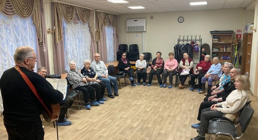 Народный писатель Тувы Артык Ховалыг представила новые стихи