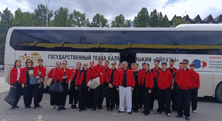 Артисты театра «Ойраты» из Калмыкии прибыли в Туву