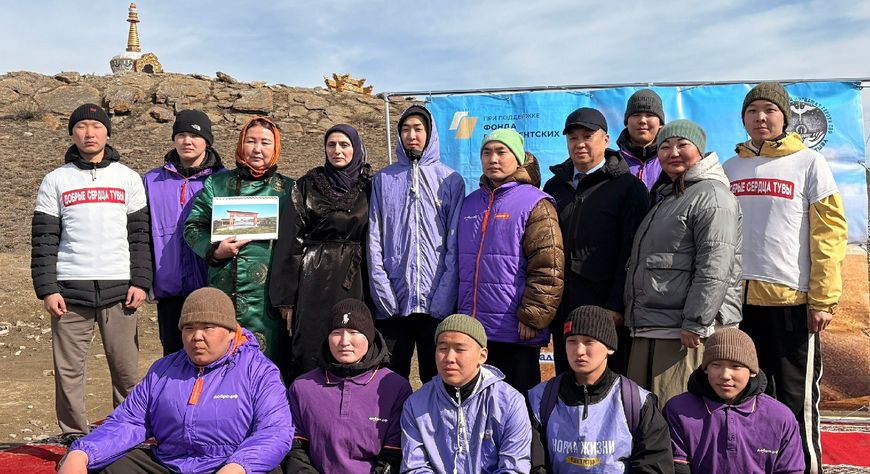 Волонтеры «Добрых сердец Тувы» помогли семьям военнослужащих и почтили память героев СВО