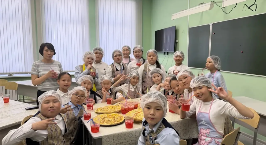 В школе №19 г. Кызыла родители стали наставниками для младшеклассников в рамках проекта «Живые уроки труда»