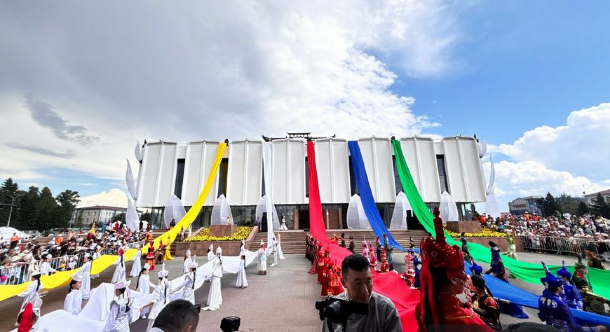 В Кызыле стартовал фестиваль «Легенды белого лотоса»