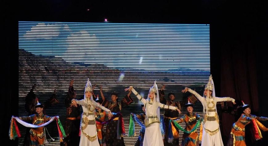 Ансамбль из Тувы стал дипломантом Всероссийского фестиваля «Танцуй, Сибирь!»