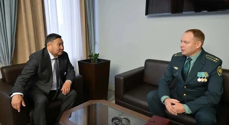 Глава Тувы провел рабочую встречу с новым начальником службы Красноярской таможни в Кызыле