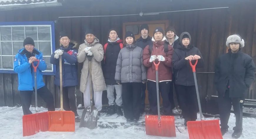 Студенты техникума агротехнологий помогли одинокому жителю Каа-Хемского района