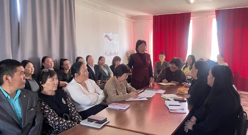 Сотрудники Тувинского института развития образования провели выездной семинар в Эрзинском районе