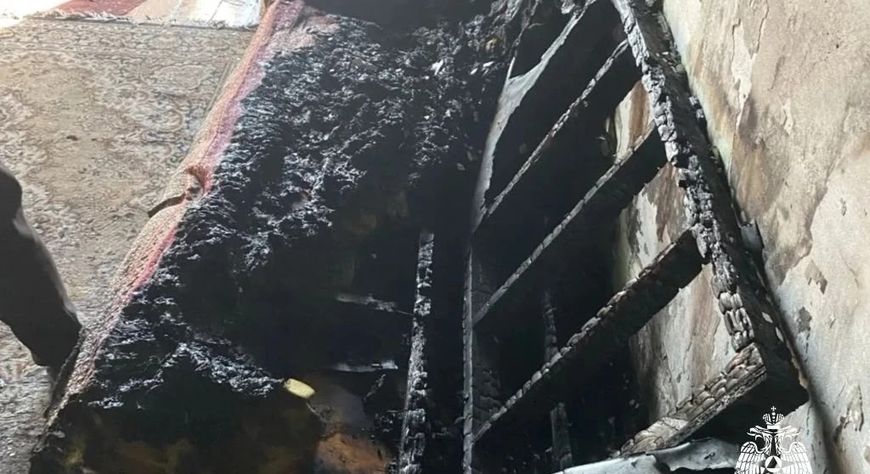 В Ак-Довураке пожарные спасли мужчину, уснувшего с непотушенной сигаретой