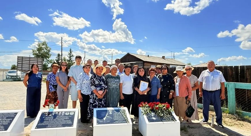В Эрзине открыли памятник сержанту Норбу Лхабе