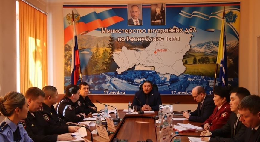 В Туве создадут межведомственную рабочую группу по противодействию незаконному обороту алкоголя