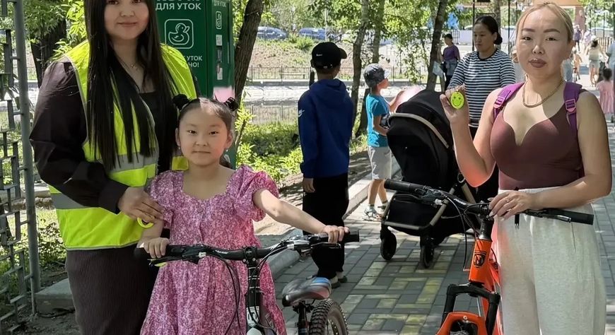 Госавтоинспекторы Кызыла напомнили велосипедистам о правилах безопасности