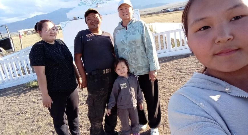 Семья Кыргыс из Овюрского района привела в порядок территорию субургана