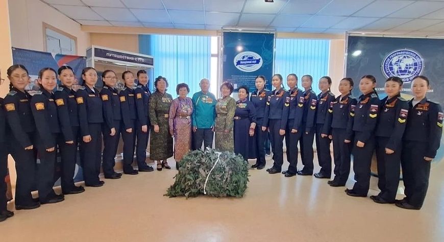 В Кызылском ПКУ прошли занятия «Разговоры о важном», посвященные Дню Победы