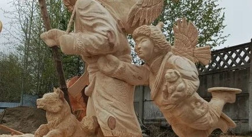 Тувинские мастера заняли первое место на международном фестивале деревянных скульптур «Лукоморье»