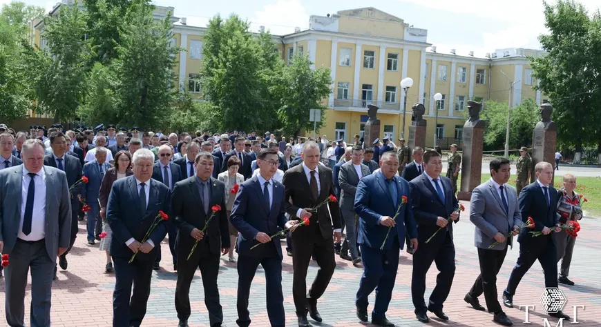 В Туве в День памяти и скорби почтили память павших в Великой Отечественной войне