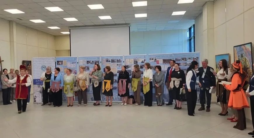 Директор Национальной библиотеки Тувы Ирина Эртине представила опыт библиотеки коллегам из Сибири