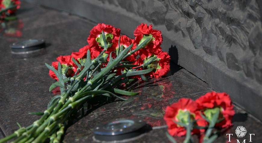У мемориала «Кызыл кош» в Кызыле: делегация Правительства Москвы отдала дань уважения тувинским труженикам тыла
